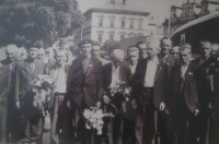 Návrat otce Jaroslava Fajmana z koncentračního tábora, květen 1945
