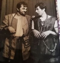S kamarádem Standou Tatarem v představení Caesar
