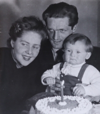 S manželem Antonínem a nejmladším synem Ondřejem, 50. léta 20. století