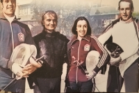 Katarína Ráczová a tréner Aladár Kogler v strede