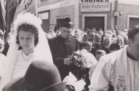 The first Communion Mass of František Karel and Irena Muchová in the procession in the foreground
