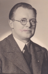 Obchodník Karel Mucha (*1896) odsouzený v roce 1951 k dvaceti letům vězení 