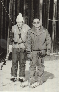 Václav Mikušek při lyžování na Soláni, začátek 90. let.