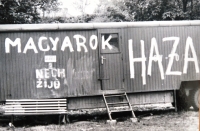 Jeden z protestných nápisov – Maďari domov