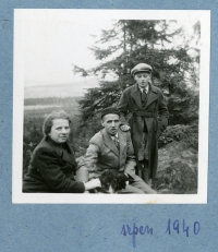 Josef with his mother and fatjer, Vysočina, 1940