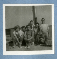 Rota X jednotek PTP při práci, Kroměříž, 1953