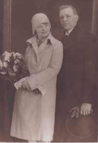 Svatební fotografie Karla a Růženy Muchových, 3. března 1928