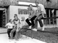 Kamil Drabina (úplně vlevo) s kolegy, 70. léta