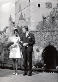 Wedding with Karel Šanda in Karlštejn in 1976 
