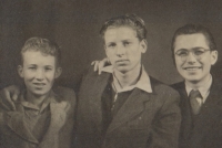 50. léta, pamětník vpravo