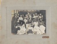 Hospodářská škola, maminka manžela Anna, rozená Stodolová