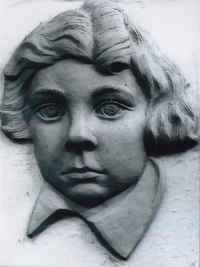Portrait of Roman Hamik, 1969. The sculptor is Petro Dzindra