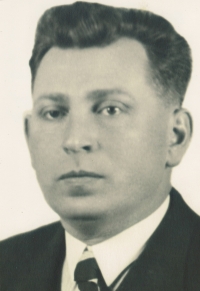 Alois Hanuš (1904–1941), stepbrother of Bohuslav Hanuš 
