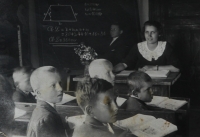 Teta Františka jako učitelka na Slovensku u Prešova, 1938