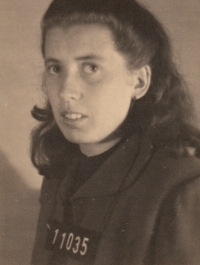 Blažena Kovaříková během totálního nasazení ve Steyeru, 1944