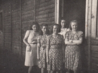 V lágru ve Steyeru, Blažena Kovaříková vlevo, 1944