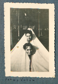 Jiří Vodenka na táboře s Jardou Volákem