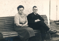 Karel Engliš with his wife Valerie in Hrabyně (1953)