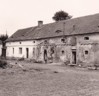 The remains of the family farm in 1963 when the sister was there
