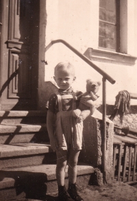 Doma, cca rok 1941