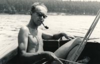 František Vencovský na plachetnici, Bezdrev