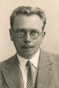 Vladimír Škarpíšek, otec Hany Palcové, rok 1933