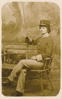 Anna Faulhammerová, nevlastní matka Hany Palcové