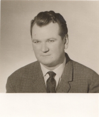 Druhý manžel Oldřich Hoskovec (1930–1996)