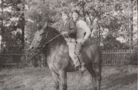 Josef Mlynář a bratranec Pavel Červený, 1969-70