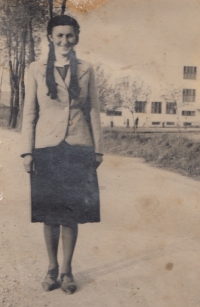 Maminka Marie Mlynářová, roz. Bartošová, Litomyšl, cca 1936