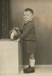 Ivo Čagánek as a three year old 3