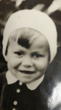 Jindřich Rejnart v dětství, první polovina 40. let