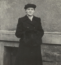Marie Hanušová (1898–1988), matka Bohuslava Hanuše, 1953