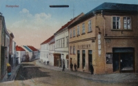 Z dochovaných obchodních dokumentů patřících kloboučnickému obchodu Muchových v Humpolci; Masarykova (Zábranova) ulice 