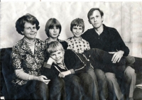 Tomáš Růžička s vlastní rodinou (1. polovina 70. let)