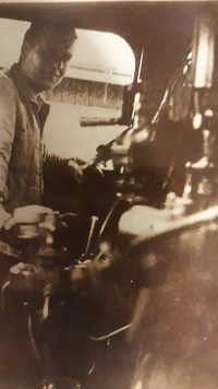 Milan Kluc v parní lokomotivě v roce 1967
