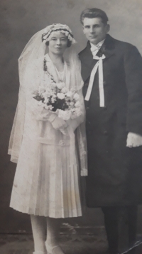 Svatba rodičů Milana Kluce Václava a Anny v roce 1927