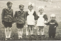 Ľudovít (second from the left) with his siblings at the time when his father Ondrej was imprisoned 
