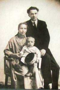 A photo of her husband's parents, 1924 