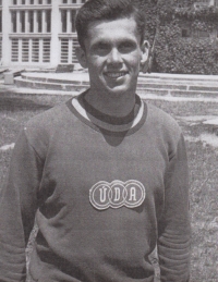 Vítězslav Svozil v dresu armádního klubu ÚDA v první polovině 50. let