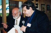 Alexander Bory (pro firmu Rebocar a.s.) s potomkem Dačických z Heslova