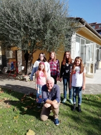 With children from the Czech School without Borders during the filming of an interview for the project Stories of Our Neighbors, Florence, 2020
