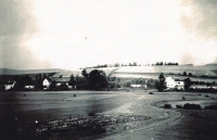 Böhmisch Fischern in the 1950s, the mill is on the far left, next to it, there is his grandparent's house 

