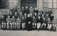 Jesuits' boarding school in Bohosudov, 1947. The witness, fifth from right in the centre row. At the centre, the class teacher, Mr. Šítal.