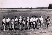 Rudolf Kropík na brigádě mládeže na Podblatsku (poč. 50. let 20. stol.)