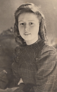 Čtrnáctiletá Liselotte Pultarová, 1943