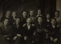 Mládež ze Stěpanovky vyprovází v roce 1952 kamaráda na vojnu