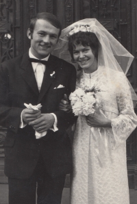 Svatební foto z první svatby v roce 1971