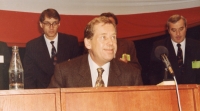 Václav Havel v Mostě na sjezdu Svazu měst a obcí, M. Dvořák vlevo, 1992
