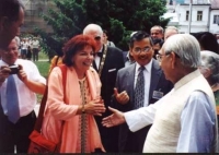 Reception of indian principal Krishan Kant in Trenčianske bathhouse. (2000)
